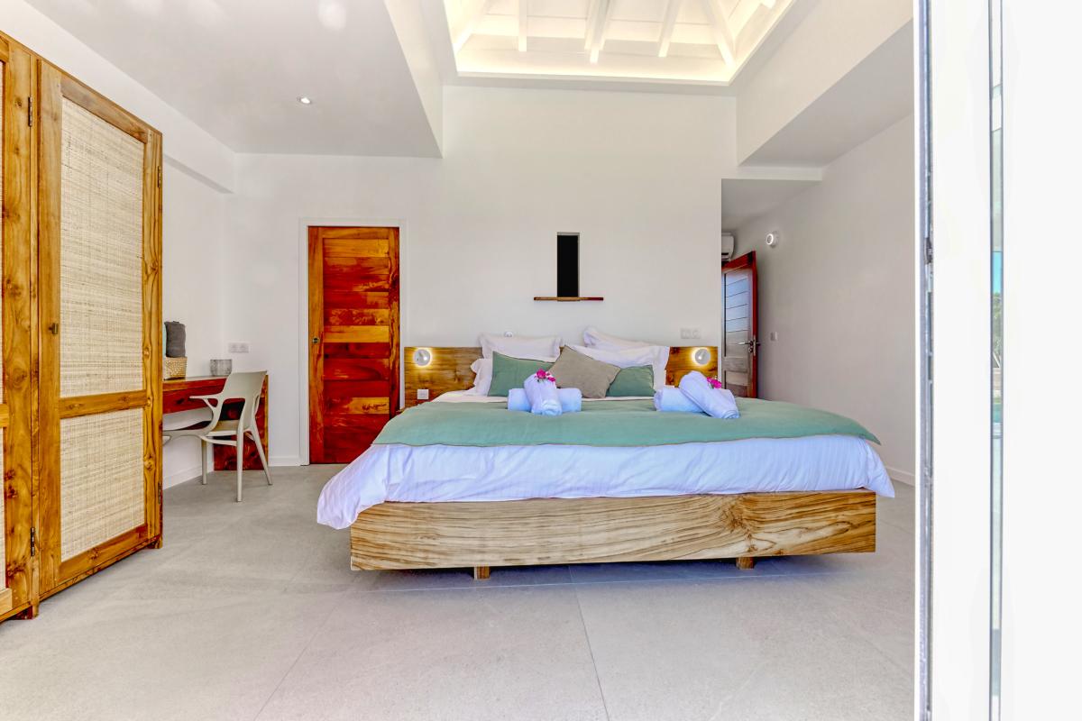 22.Location villa de luxe piscine vue mer Ste Anne Guadeloupe_Suite 1